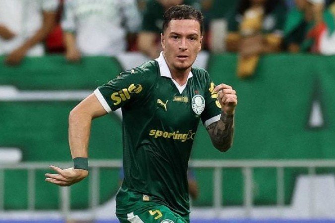 ANÍBAL MORENO - O volante entrou em campo para defender, mas acabou aparecendo mais no ataque, participando até de uma boa oportunidade. Nota: 6 - Foto: Cesar Greco/Palmeiras
