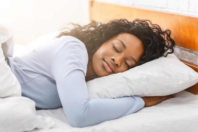 Dormir bem é importante para o controle do peso (Imagem: Prostock-studio | Shutterstock) - (crédito: EdiCase) Dormir bem é importante para o controle do peso (Imagem: Prostock-studio | Shutterstock) - (crédito: EdiCase)
