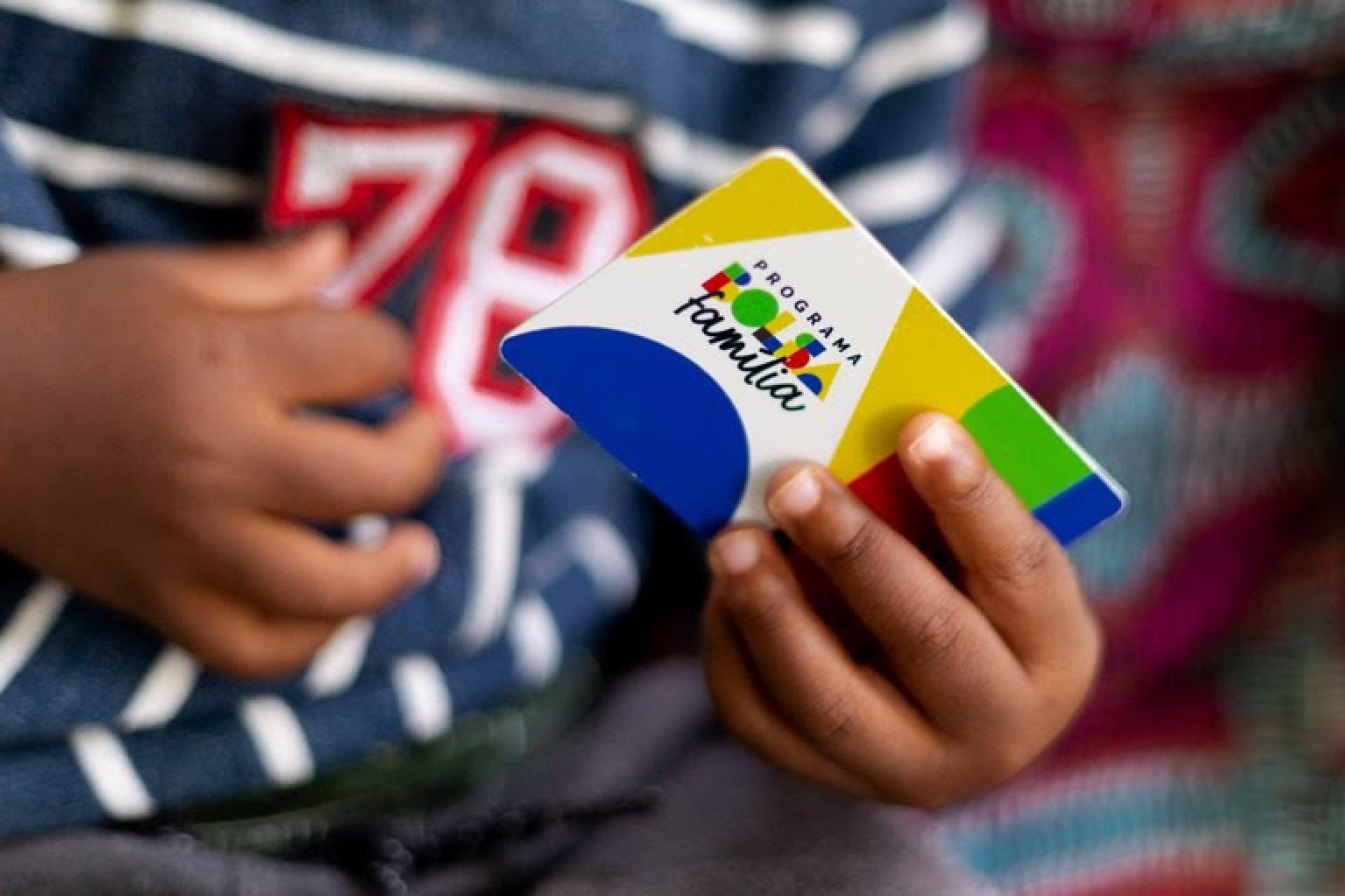 Bolsa Família auxiliará 171 mil famílias em fevereiro no DF 