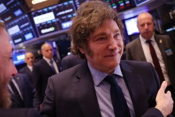 Secretário de Trump afirma que fará o possível para ajudar Milei  - X