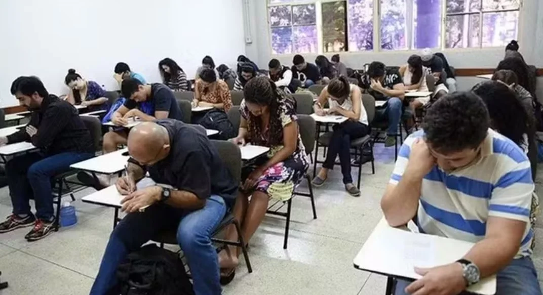 Os candidatos sub judice convocados para cursos de formação (blocos 1 a 6) poderão fazer matrícula nos cursos já programados para os próximos meses. Esses inscritos serão contatados diretamente pela Escola Nacional de Administração Pública (Enap) e pelo Cebraspe, de quem receberão as instruções para a respectiva matrícula -  (crédito: Divulgação/MEC)