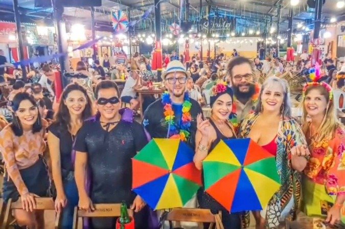 Festa na Quituart: para matar a saudade dos
antigos carnavais - (crédito: Divulgação) Festa na Quituart: para matar a saudade dos
antigos carnavais - (crédito: Divulgação)