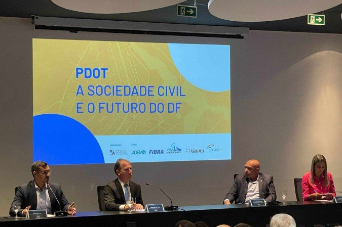 Encontro no auditório do Sinduscon-DF reuniu representantes do setor produtivo e autoridades -  (crédito: Davi Cruz/CB/D.A Press)