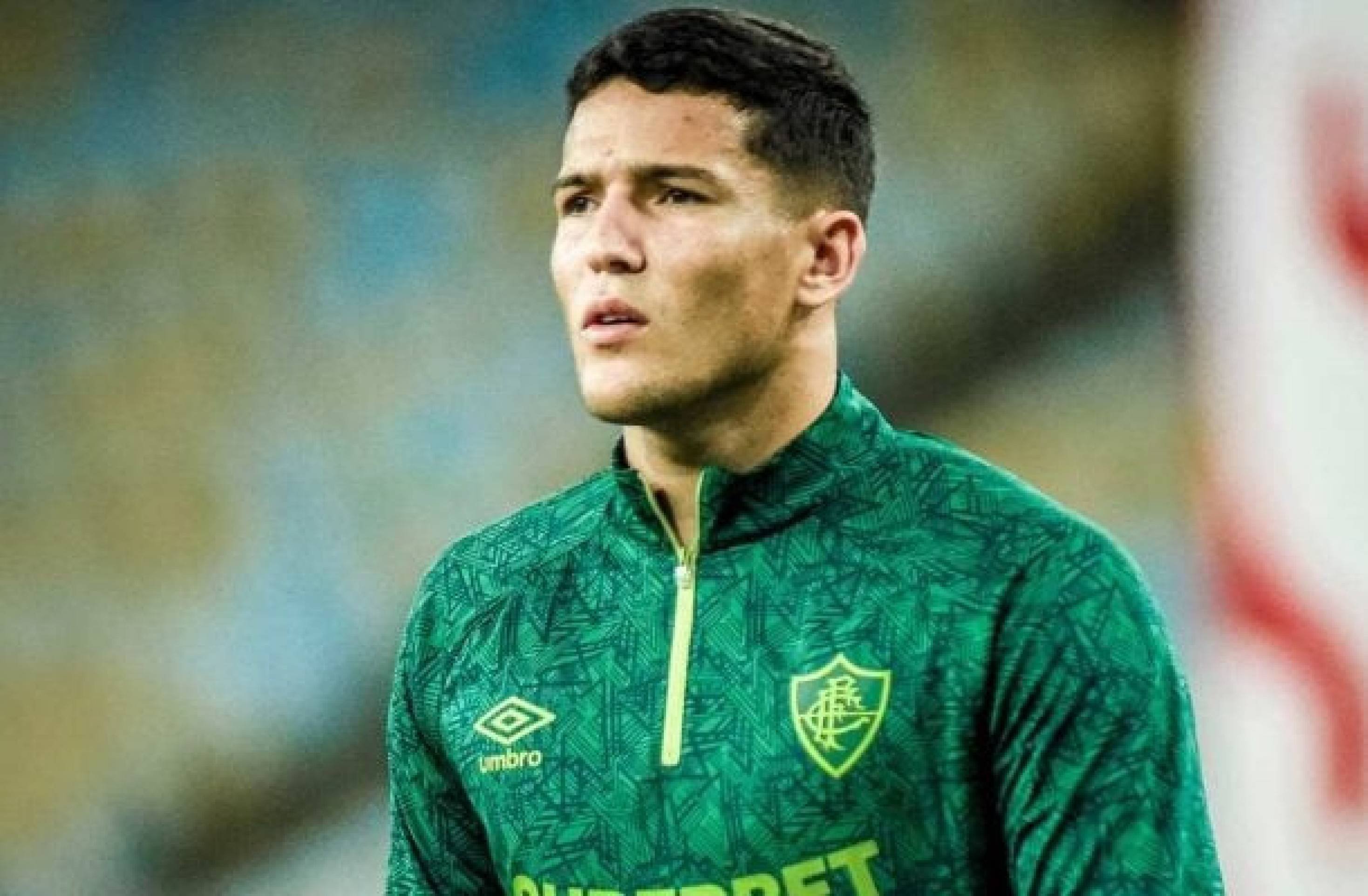 Coritiba anuncia empréstimo de goleiro do Fluminense