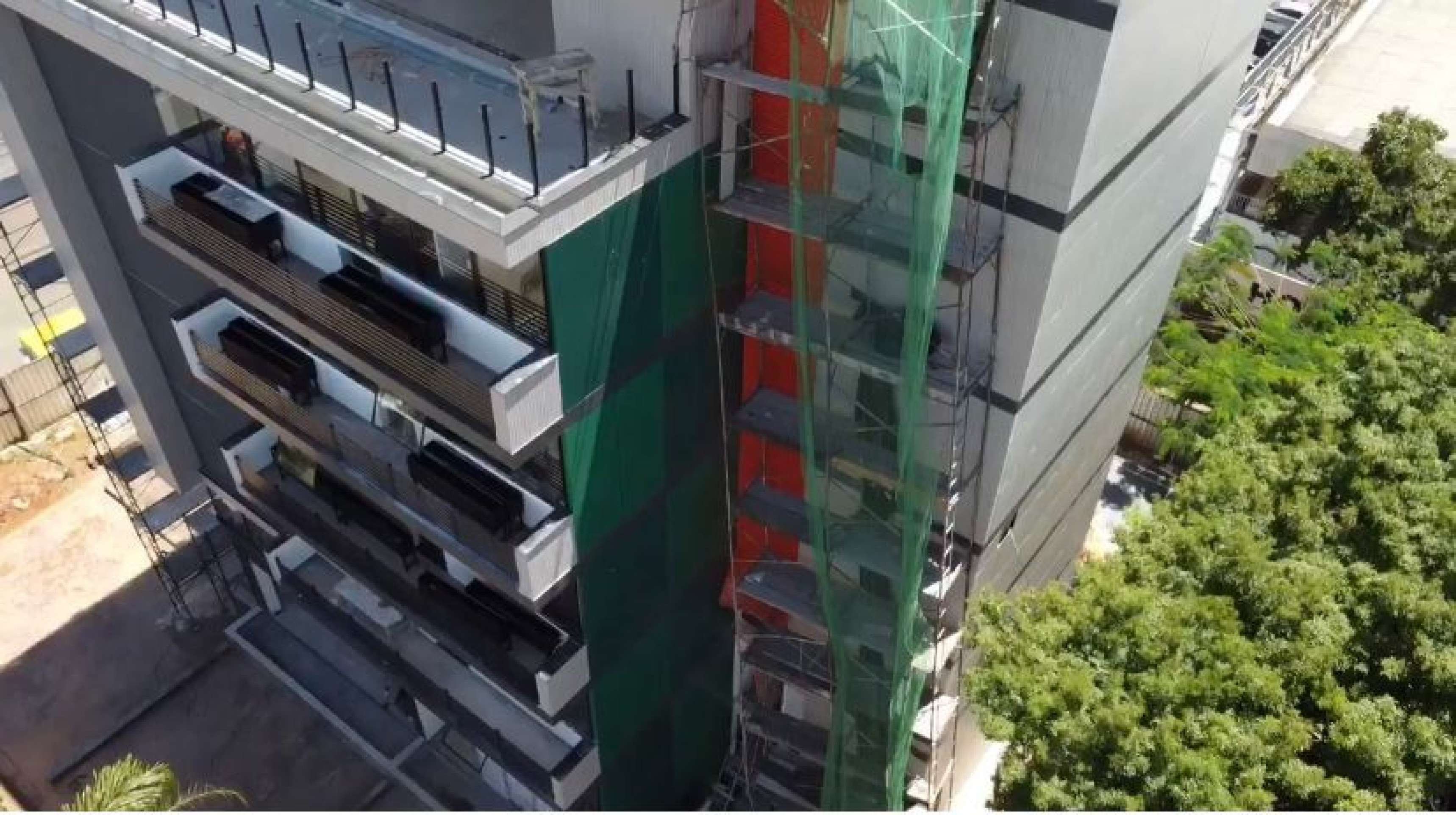 Dois trabalhadores caem de prédio em obras no centro da Ceilândia