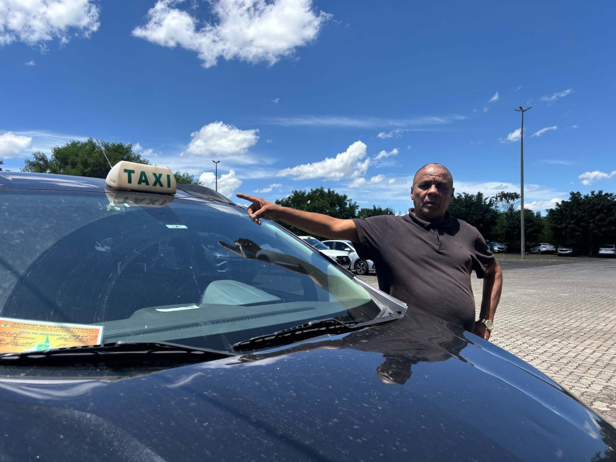 De psicólogos a ajudantes, taxistas contam histórias do dia a dia nas ruas