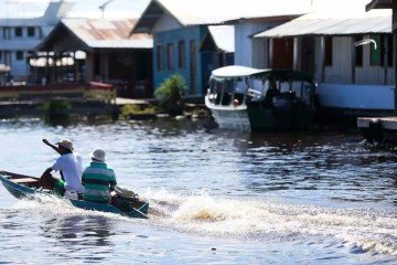 Ribeirinhos: mais de um terço dos amazônicos está em situação de vulnerabilidade à pobreza - (crédito: Marcelo Camargo/Agência Brasil) Ribeirinhos: mais de um terço dos amazônicos está em situação de vulnerabilidade à pobreza - (crédito: Marcelo Camargo/Agência Brasil)