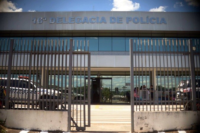 Após ser agredido, o professor registrou a ocorrência na 16ª Delegacia de Polícia 
    