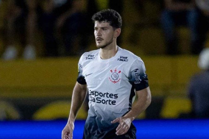 HUGO - O lateral foi um dos bons personagens da primeira etapa. Apareceu com muito apoio no campo de ataque e participou de oportunidades. Entretanto, foi mais um que caiu de rendimento e teve um segundo tempo tímido. Nota: 6,5 - Foto: Rodrigo Coca/Agência Corinthians