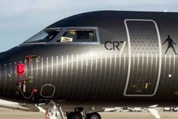 Jatinho de Cristiano Ronaldo fica preso em aeroporto - (crédito: Foto: Reprodução/Instagram) Jatinho de Cristiano Ronaldo fica preso em aeroporto - (crédito: Foto: Reprodução/Instagram)