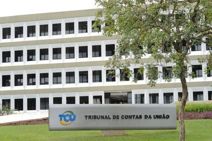 O anúncio veio dias após o Tribunal de Contas da União (TCU) liberar o pagamento do programa voltado para a educação básica. O órgão havia bloqueado os R$ 6 bilhões porque eles não estavam no Orçamento da União de 2025.
- (crédito: flickr agência senado) O anúncio veio dias após o Tribunal de Contas da União (TCU) liberar o pagamento do programa voltado para a educação básica. O órgão havia bloqueado os R$ 6 bilhões porque eles não estavam no Orçamento da União de 2025.
- (crédito: flickr agência senado)