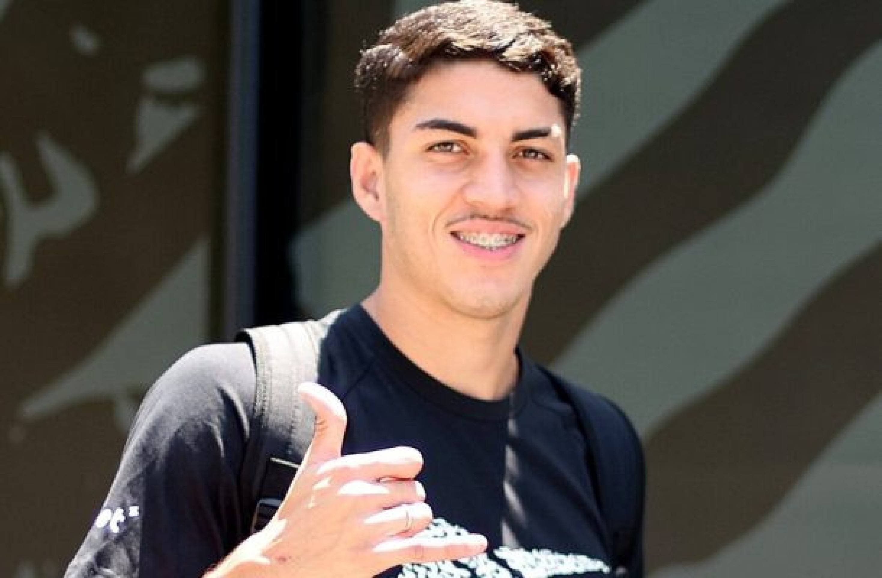 Jair é a novidade do Botafogo contra o Racing: Confira os relacionados