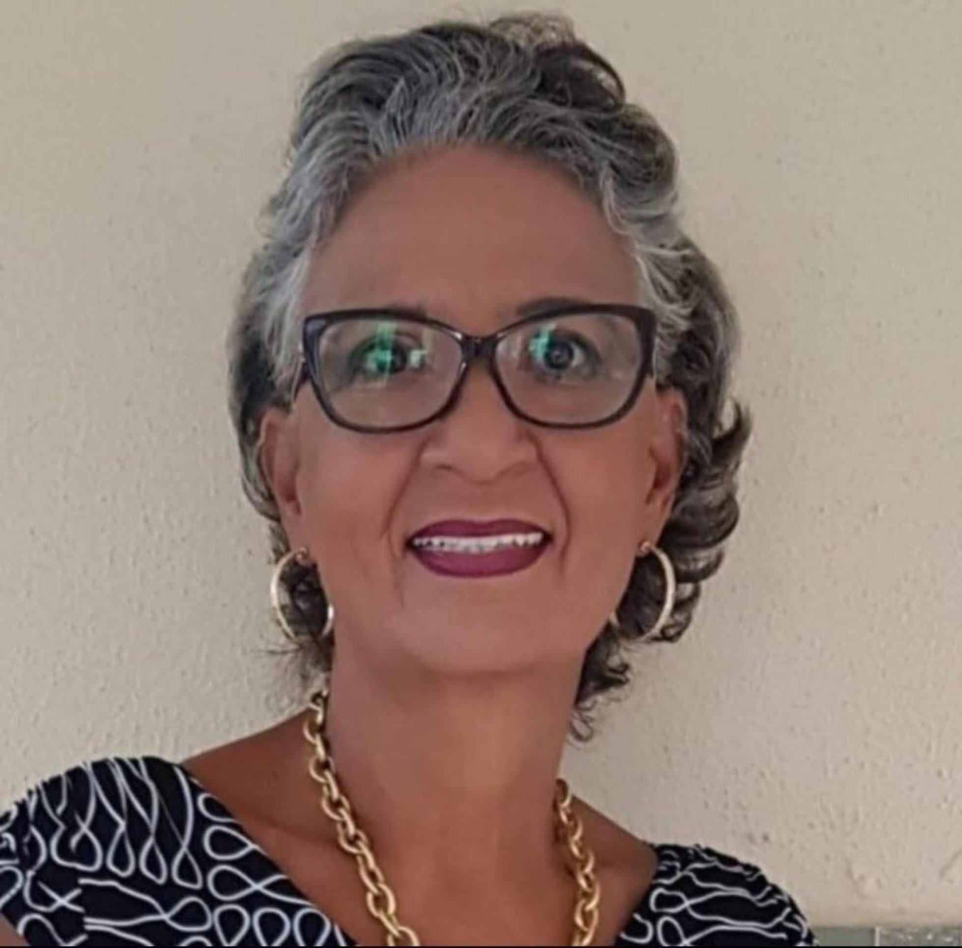 Ros&acirc;ngela n&atilde;o pinta o cabelo h&aacute; 19 anos 