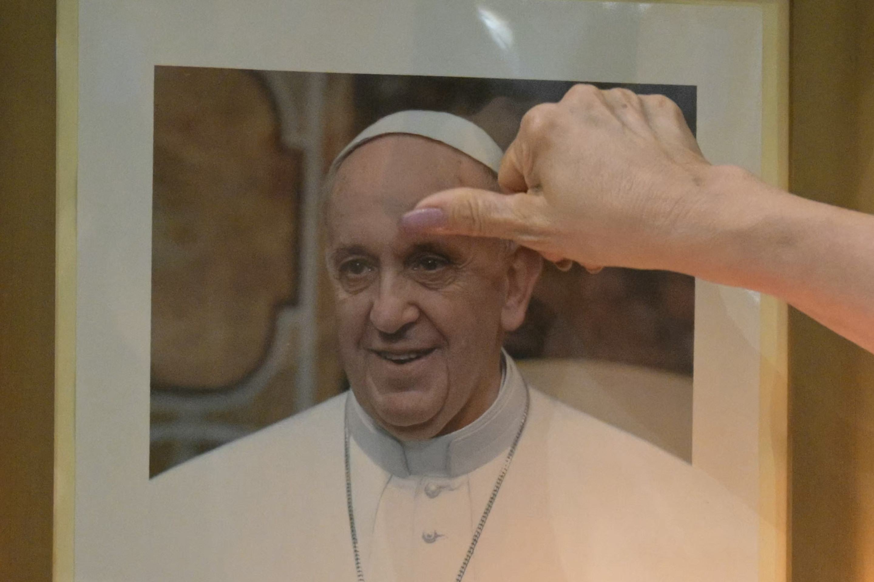 Fiéis fazem vigília e pedem pela saúde do Papa Francisco       