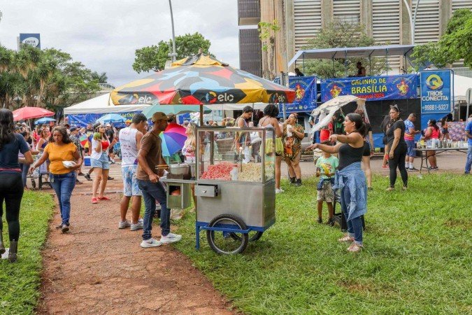 Vendas no carnaval animaram o comércio: faturamento maior do que em 2024 - (crédito: Joel Rodrigues/Agência Brasília) Vendas no carnaval animaram o comércio: faturamento maior do que em 2024 - (crédito: Joel Rodrigues/Agência Brasília)