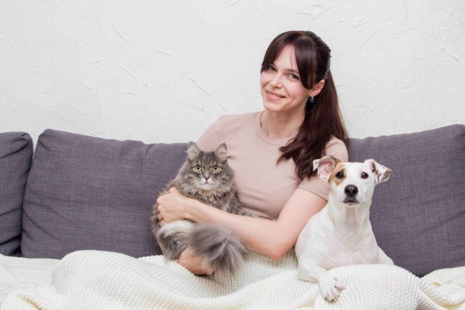 Humanos, gatos e cachorros podem desenvolver doenças em comum (Imagem: Ekaterina43 | Shutterstock) - (crédito: EdiCase) Humanos, gatos e cachorros podem desenvolver doenças em comum (Imagem: Ekaterina43 | Shutterstock) - (crédito: EdiCase)