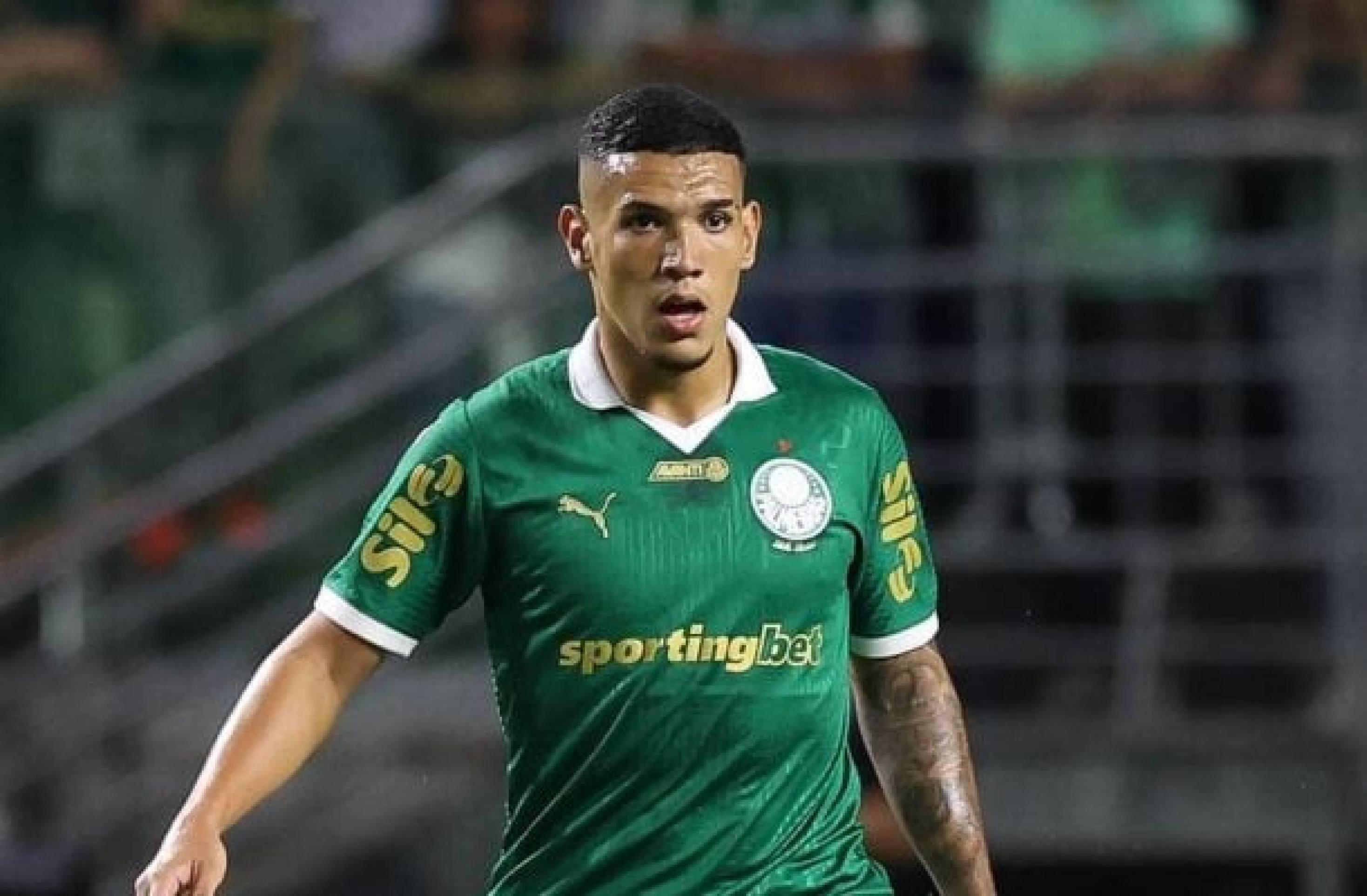 Trio tem interesse na contratação de zagueiro do Palmeiras