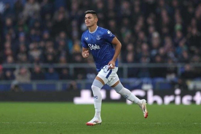Alcaraz em jogo pelo Everton na Premier League - (crédito: Foto: Lewis Storey/Getty Images) Alcaraz em jogo pelo Everton na Premier League - (crédito: Foto: Lewis Storey/Getty Images)