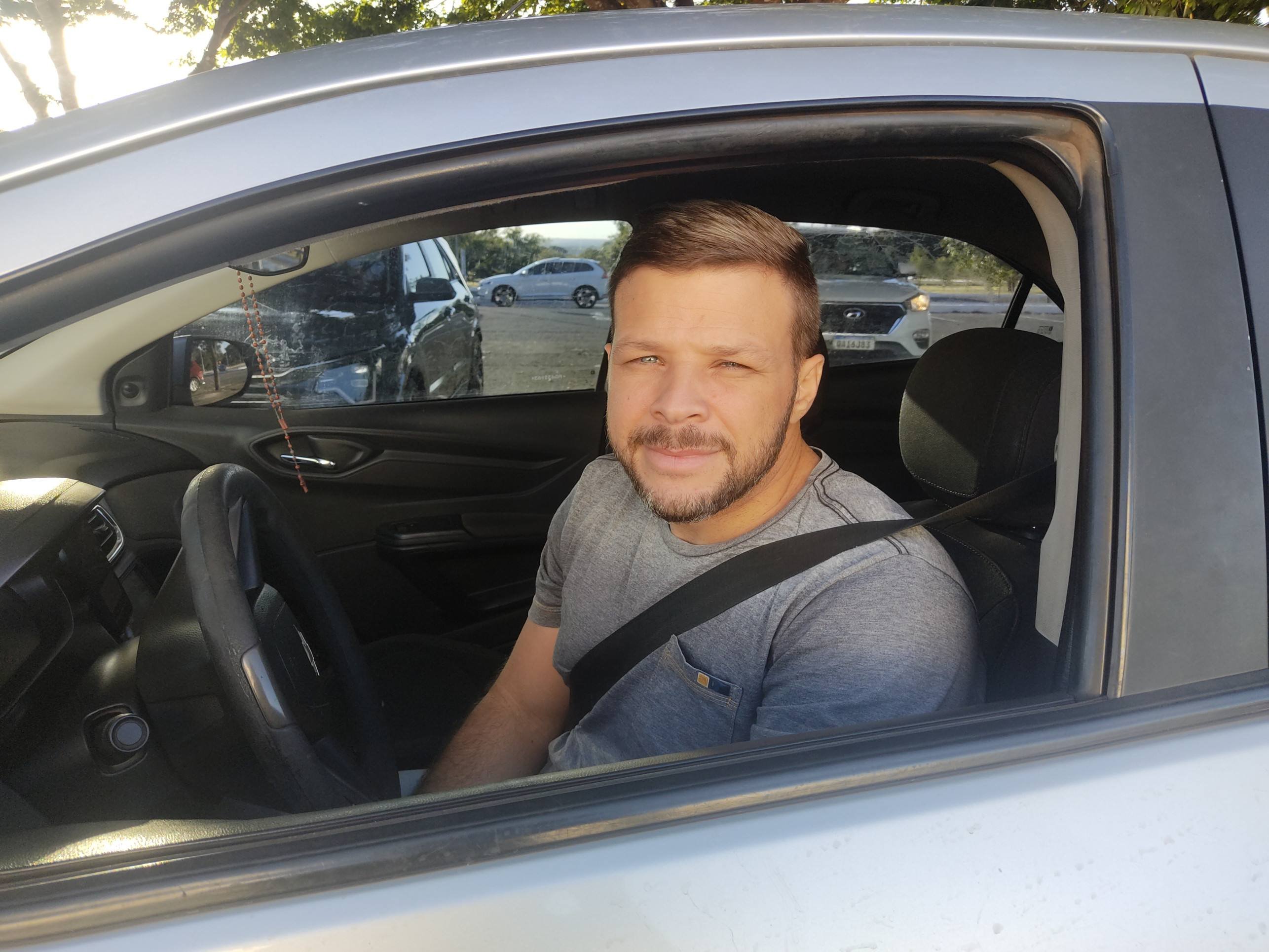 Renan afirma que a aproximao com Deus mudou sua vida 