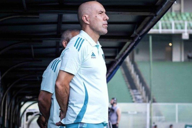 Leonardo Jardim durante a eliminação do Cruzeiro para o América-MG pelo Mineiro - (crédito: Foto: Gustavo Aleixo/Cruzeiro) Leonardo Jardim durante a eliminação do Cruzeiro para o América-MG pelo Mineiro - (crédito: Foto: Gustavo Aleixo/Cruzeiro)