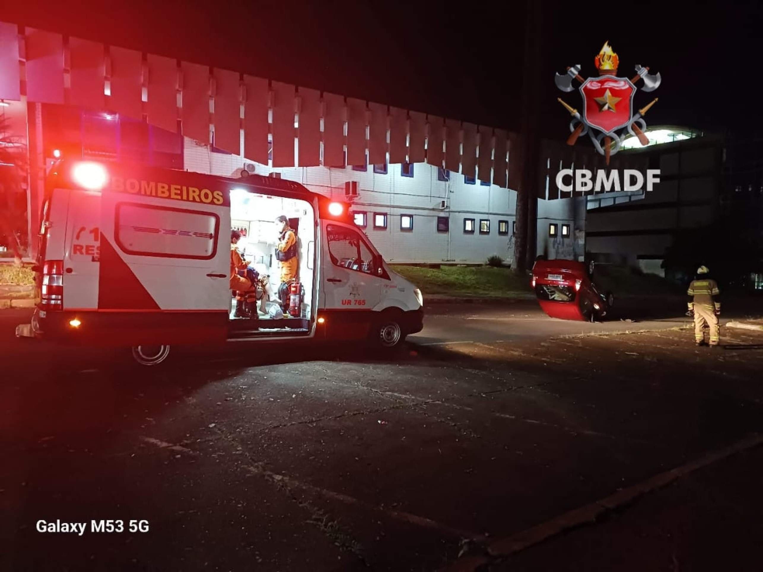 Acidente de trânsito entre as quadras 307/507 Norte 