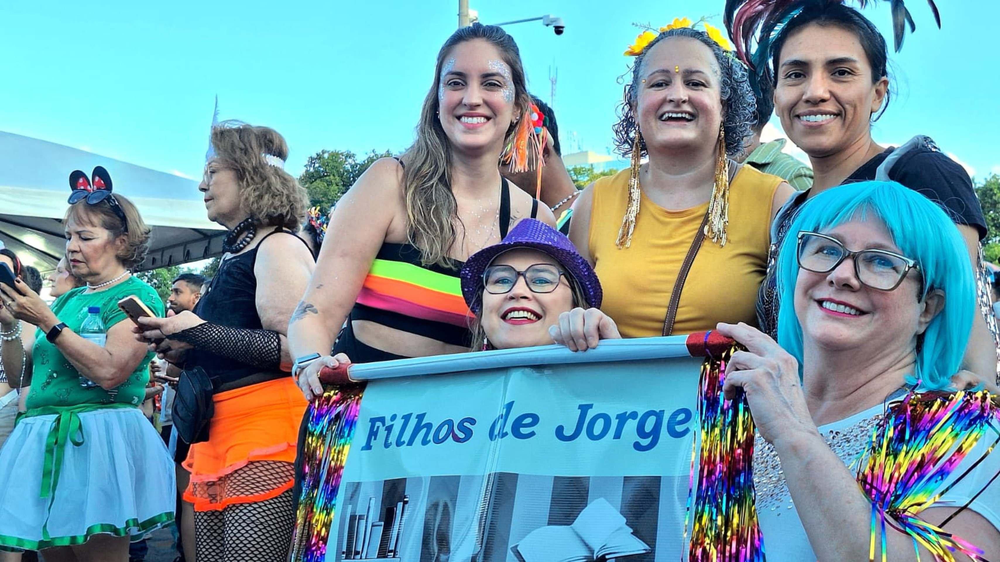 Carolina, Natália, Cristina, Elke e Maria Virgínia: homenagem ao professor