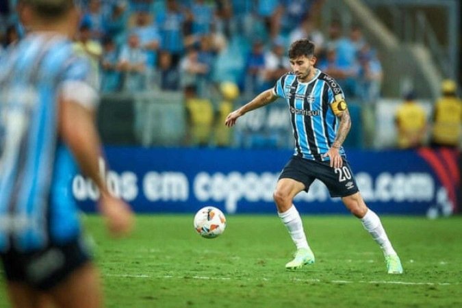 Villasanti ficou pistola com árbitro em vitória do Grêmio sobre o Juventude - (crédito: FOTO: LUCAS UEBEL/GREMIO FBPA) Villasanti ficou pistola com árbitro em vitória do Grêmio sobre o Juventude - (crédito: FOTO: LUCAS UEBEL/GREMIO FBPA)