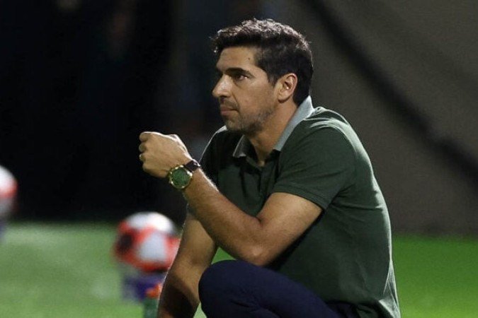 TEC. ABEL FERREIRA -  Em alguns momentos, parecia fazer de tudo para o Palmeiras não vencer, já que errou feio ao enfraquecer o ataque com a substituição de Estêvão. Pouco depois, o Mirassol empatou em 2 a 2. Mas o jovem Allan brilhou ao anotar seu primeiro gol no profisisonal, garantindo a classificação alviverde para as quartas de final do Paulistão. NOTA 5,5 - Foto: Cesar Greco/Palmeiras 