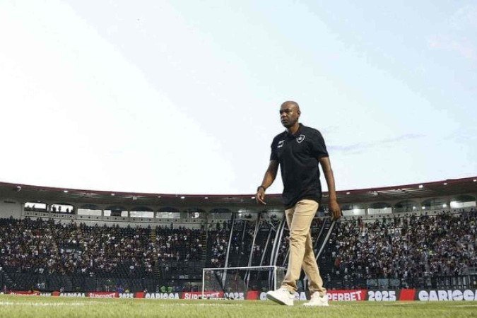Cláudio Caçapa elogiou o desempenho da equipe  -  (crédito: Foto: Vitor Silva/Botafogo)