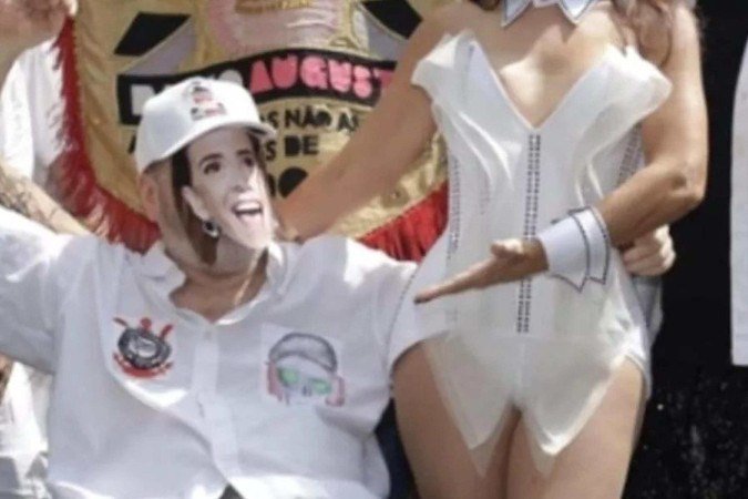 Marcelo Rubens Paiva, autor do livro Ainda estou aqui, desfilou em bloco de carnaval em São Paulo com a máscara de Fernanda Torres, um dos hits deste carnaval - (crédito: Reprodução/Twitter/X/@thkalinda (23/2/2025)) Marcelo Rubens Paiva, autor do livro Ainda estou aqui, desfilou em bloco de carnaval em São Paulo com a máscara de Fernanda Torres, um dos hits deste carnaval - (crédito: Reprodução/Twitter/X/@thkalinda (23/2/2025))