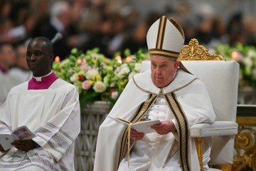 Em sua ausência, as operações cotidianas do Vaticano continuaram junto com as celebrações de seu Ano Santo, o Jubileu que acontece uma vez a cada quarto de século e que traz milhões de peregrinos a Roma -  (crédito: Alberto PIZZOLI / AFP)