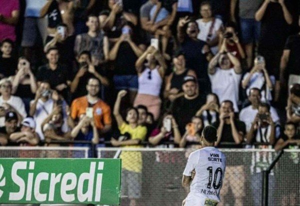 Foto: Raul Baretta/Santos