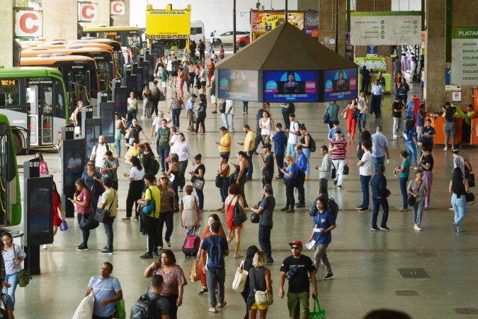 Tarifas altas, má qualidade e superlotação são reclamações constantes dos usuários do transporte que conecta o Entorno ao DF - (crédito: Ed Alves CB/DA Press) Tarifas altas, má qualidade e superlotação são reclamações constantes dos usuários do transporte que conecta o Entorno ao DF - (crédito: Ed Alves CB/DA Press)
