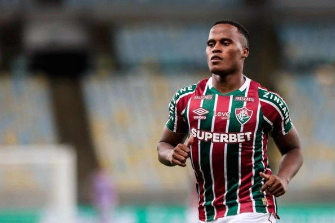 Serna (dir.), do Fluminense, ri à toa com gol contra o Bangu - (crédito: Foto: MARCELO GONÇALVES / FLUMINENSE F.C.) Serna (dir.), do Fluminense, ri à toa com gol contra o Bangu - (crédito: Foto: MARCELO GONÇALVES / FLUMINENSE F.C.)