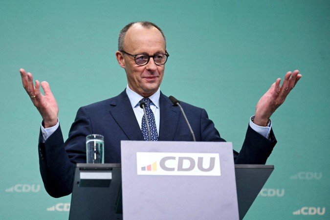 Merz advertiu que uma Europa unida deve reforçar sua própria defesa e não ter Merz advertiu que uma Europa unida deve reforçar sua própria defesa e não ter