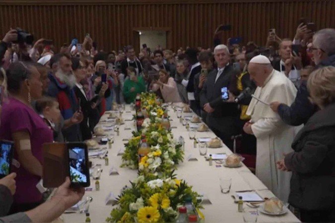 Papa Francisco acolheu mulheres trans, grupo excluído pela Igreja Católica