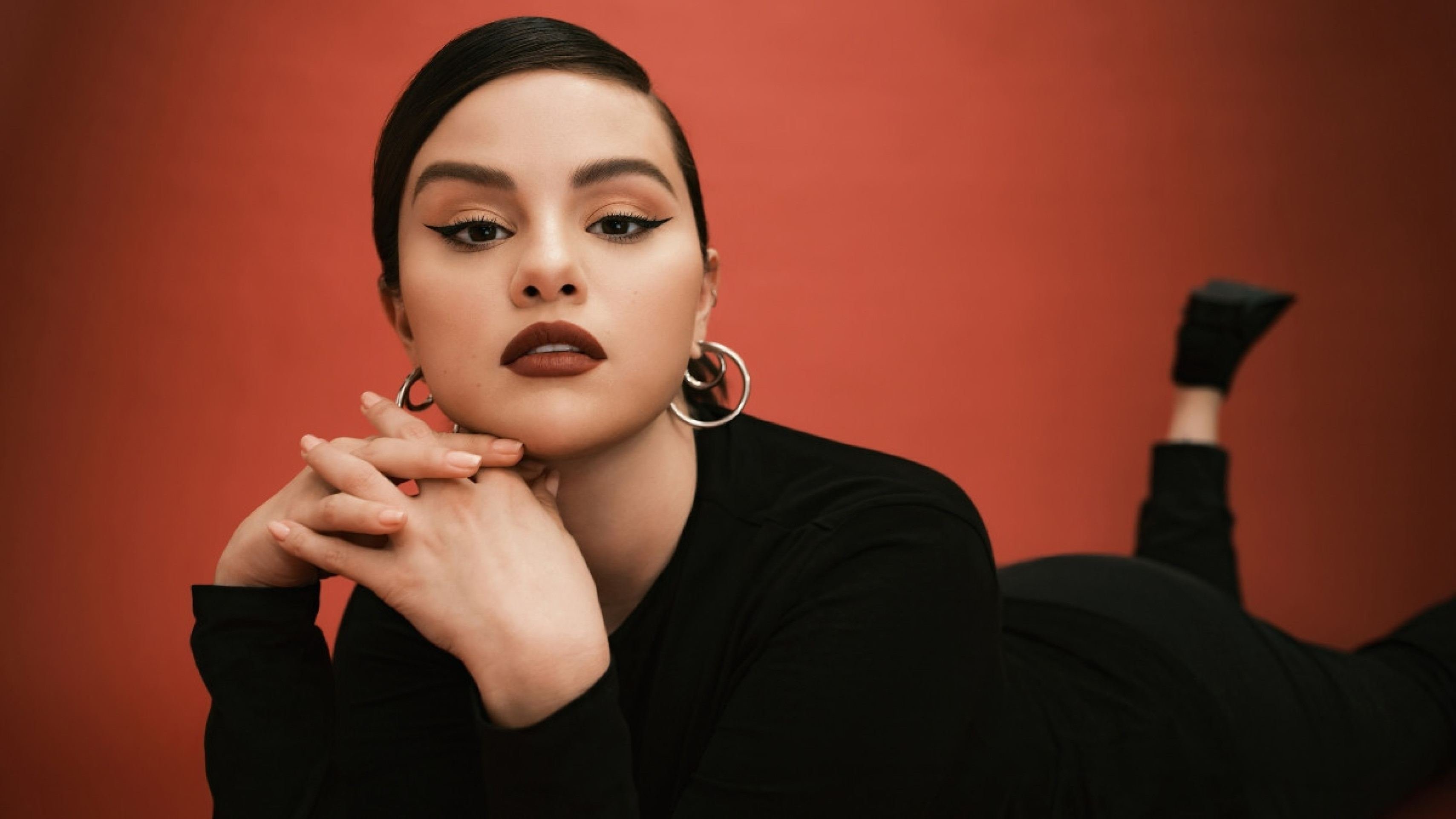 A parceria inesperada entre Selena Gomez e Gracie Abrams