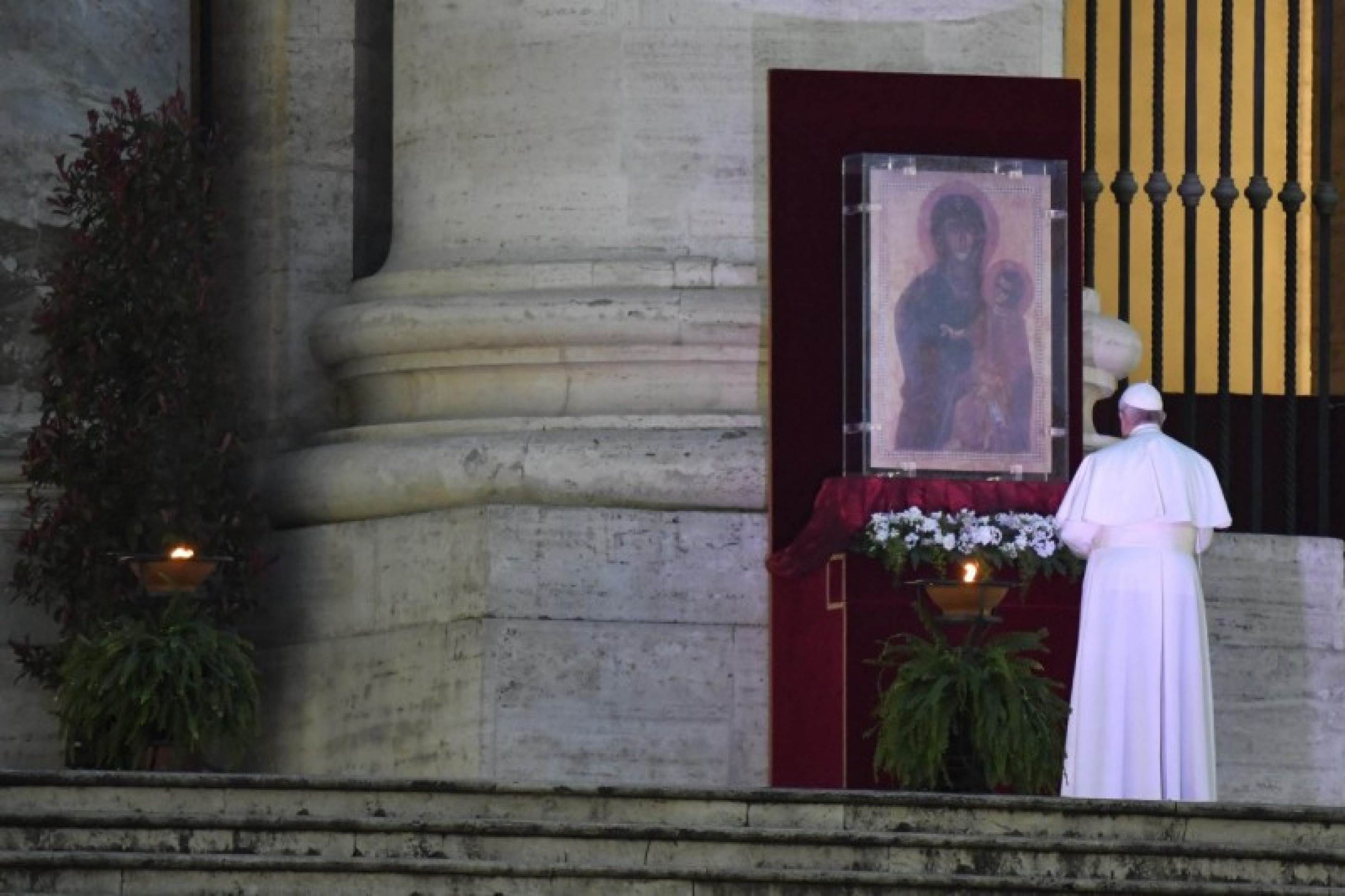 O Vaticano chamou Bênção Urbi et Orbi de momento extraordinário de oração presidido pelo Papa Francisco

