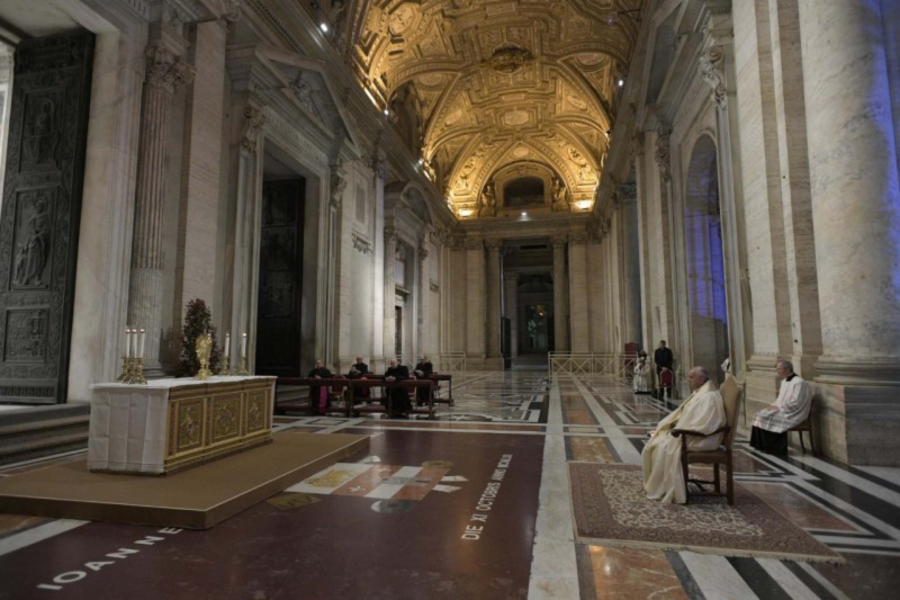 O Vaticano chamou Bênção Urbi et Orbi de momento extraordinário de oração presidido pelo Papa Francisco