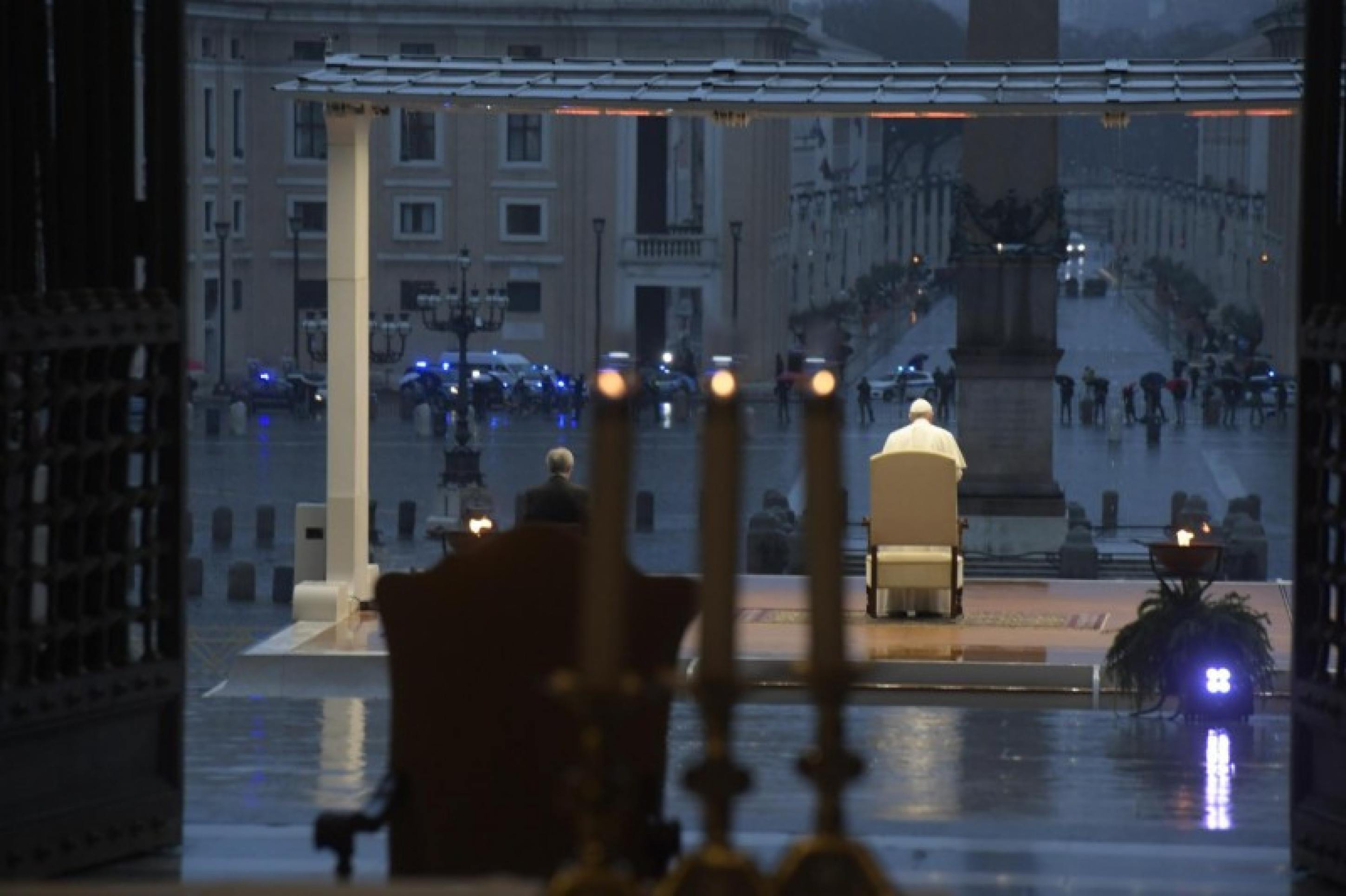 A celebração realizada por papa Francisco em 27 de março de 2020 gerou uma das cenas mais comoventes da pandemia da covid19