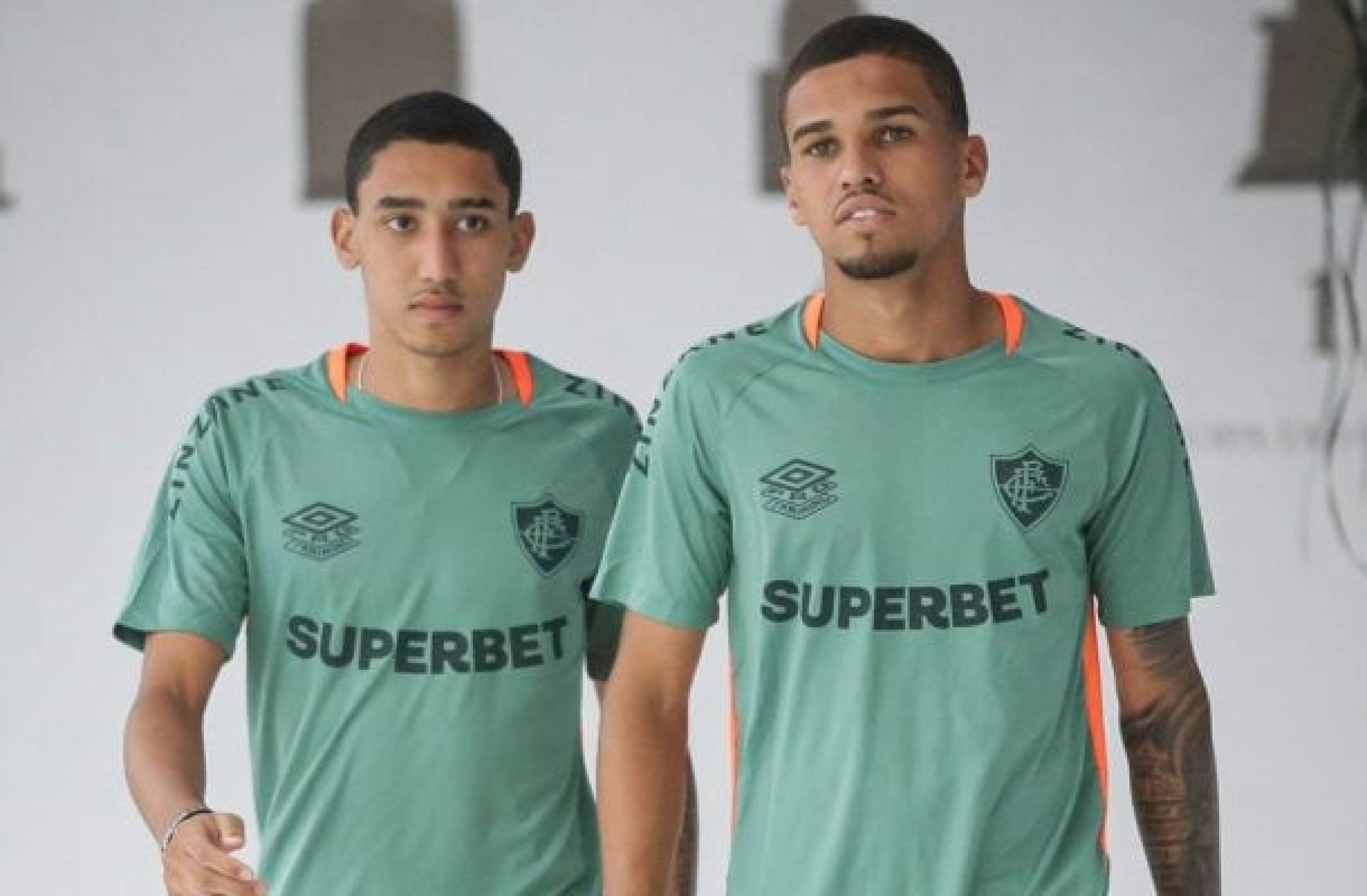 Fluminense renova contrato com Isaque; Riquelme é o próximo
