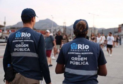 O serviço foi realizado por agentes da Secretaria de Ordem Pública (SEOP), em conjunto com a Subprefeitura da Tijuca. -  (crédito: reprodução/@seop.rio)