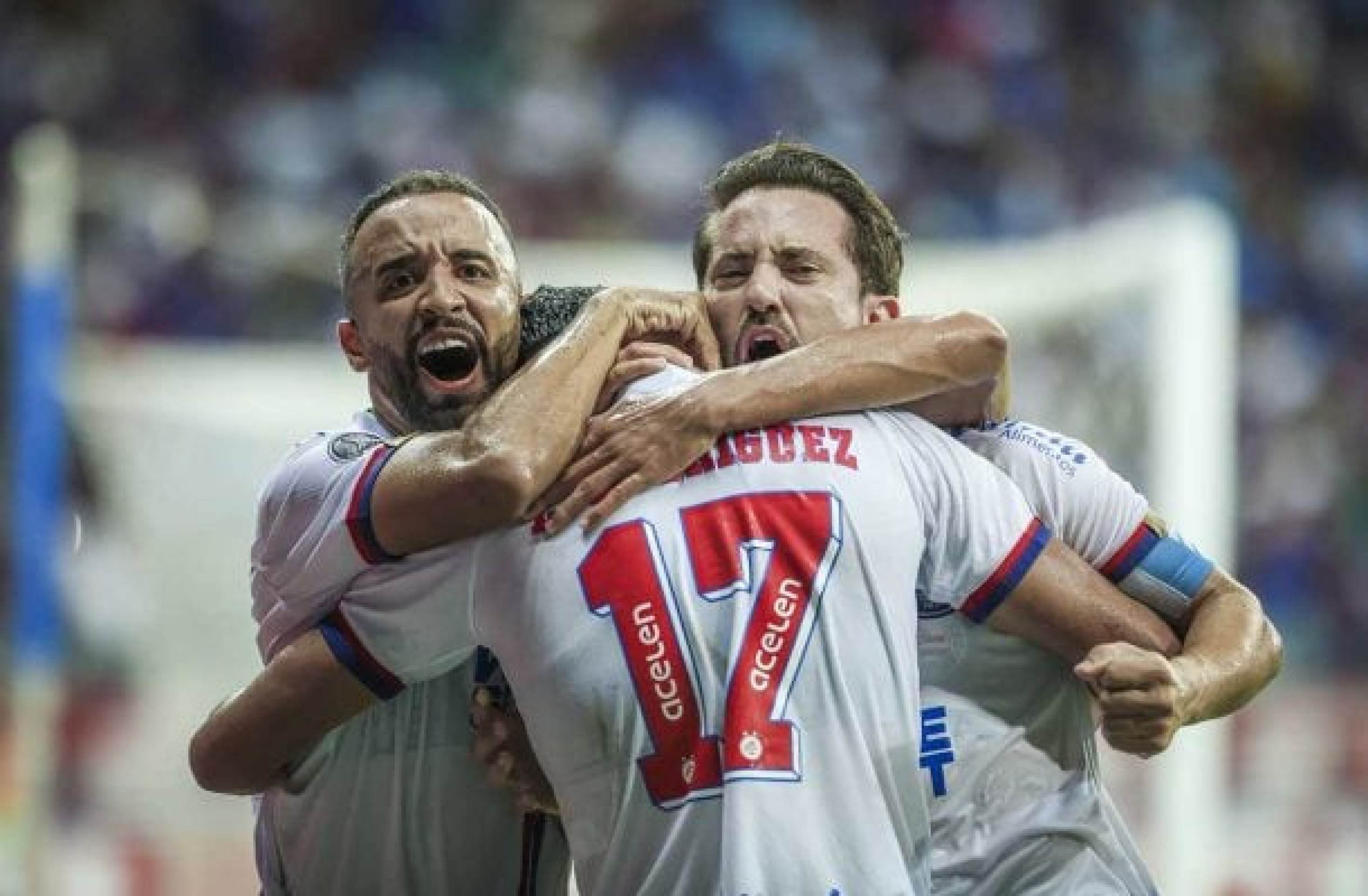 Bahia volta a jogar bem, bate The Strongest e avança a Libertadores Bahia volta a jogar bem, bate The Strongest e avança a Libertadores