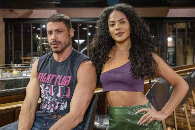 César (Cauã Reymond) e Maria de Fátima (Bella Campos)     