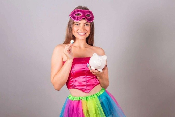 Estratégias simples permitem que os foliões curtam o Carnaval sem comprometer o orçamento (Imagem: Pedro Ignacio | Shutterstock) - (crédito: EdiCase) Estratégias simples permitem que os foliões curtam o Carnaval sem comprometer o orçamento (Imagem: Pedro Ignacio | Shutterstock) - (crédito: EdiCase)