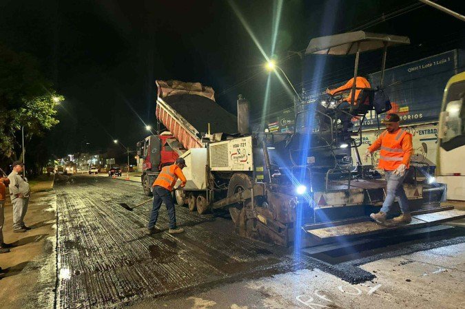 Além do pavimento renovado, a via, por onde trafegam cerca de 60 mil veículos por dia, também vai receber nova sinalização horizontal para oferecer mais segurança e fluidez ao trânsito da região - (crédito: Divulgação/SODF) Além do pavimento renovado, a via, por onde trafegam cerca de 60 mil veículos por dia, também vai receber nova sinalização horizontal para oferecer mais segurança e fluidez ao trânsito da região - (crédito: Divulgação/SODF)