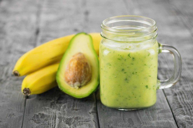 Vitamina de abacate com banana (Imagem: VLADIMIR VK | Shutterstock) - (crédito: EdiCase) Vitamina de abacate com banana (Imagem: VLADIMIR VK | Shutterstock) - (crédito: EdiCase)