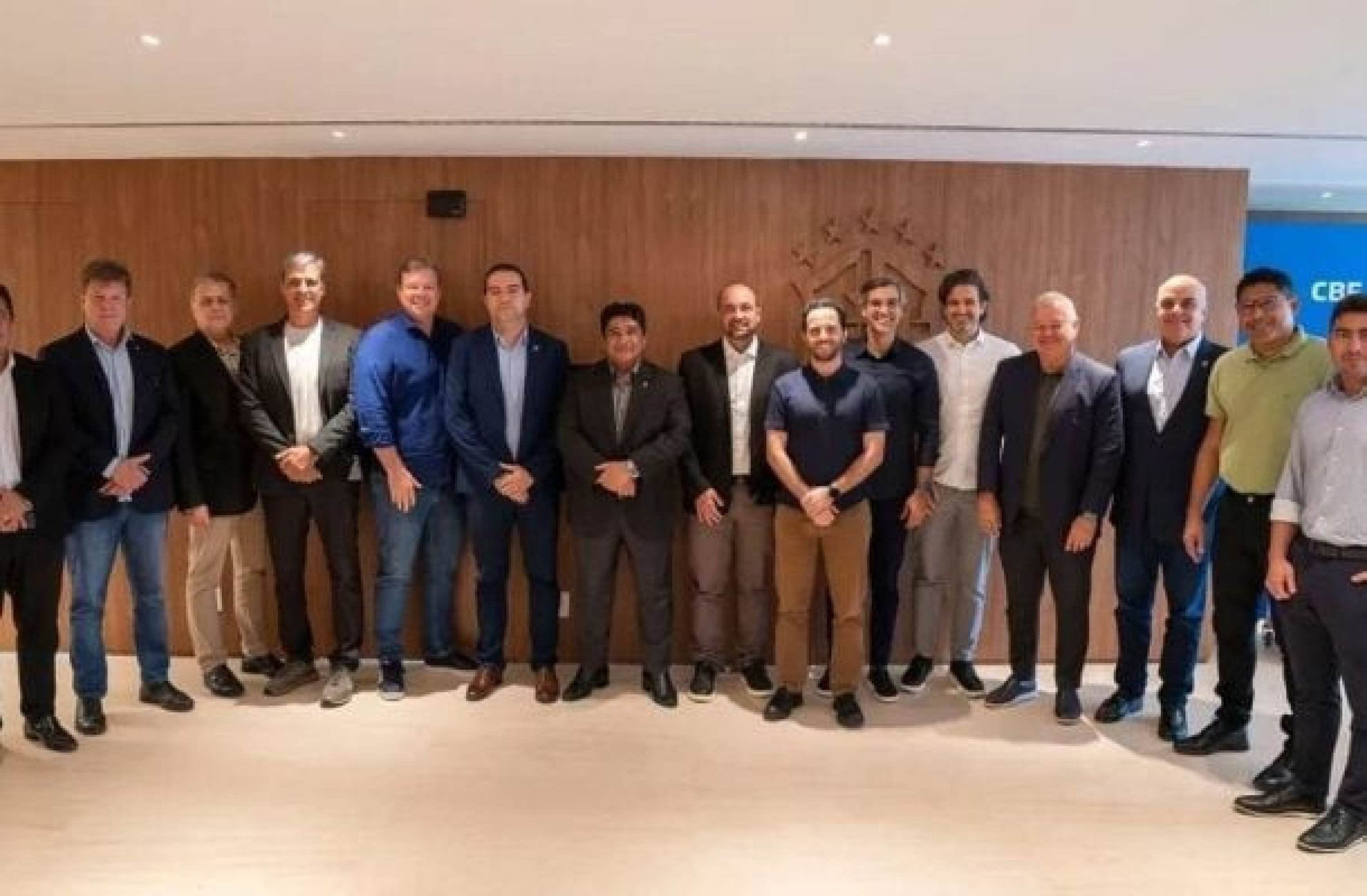 Presidente da CBF se reúne com dirigentes de clubes das Séries A e B Presidente da CBF se reúne com dirigentes de clubes das Séries A e B