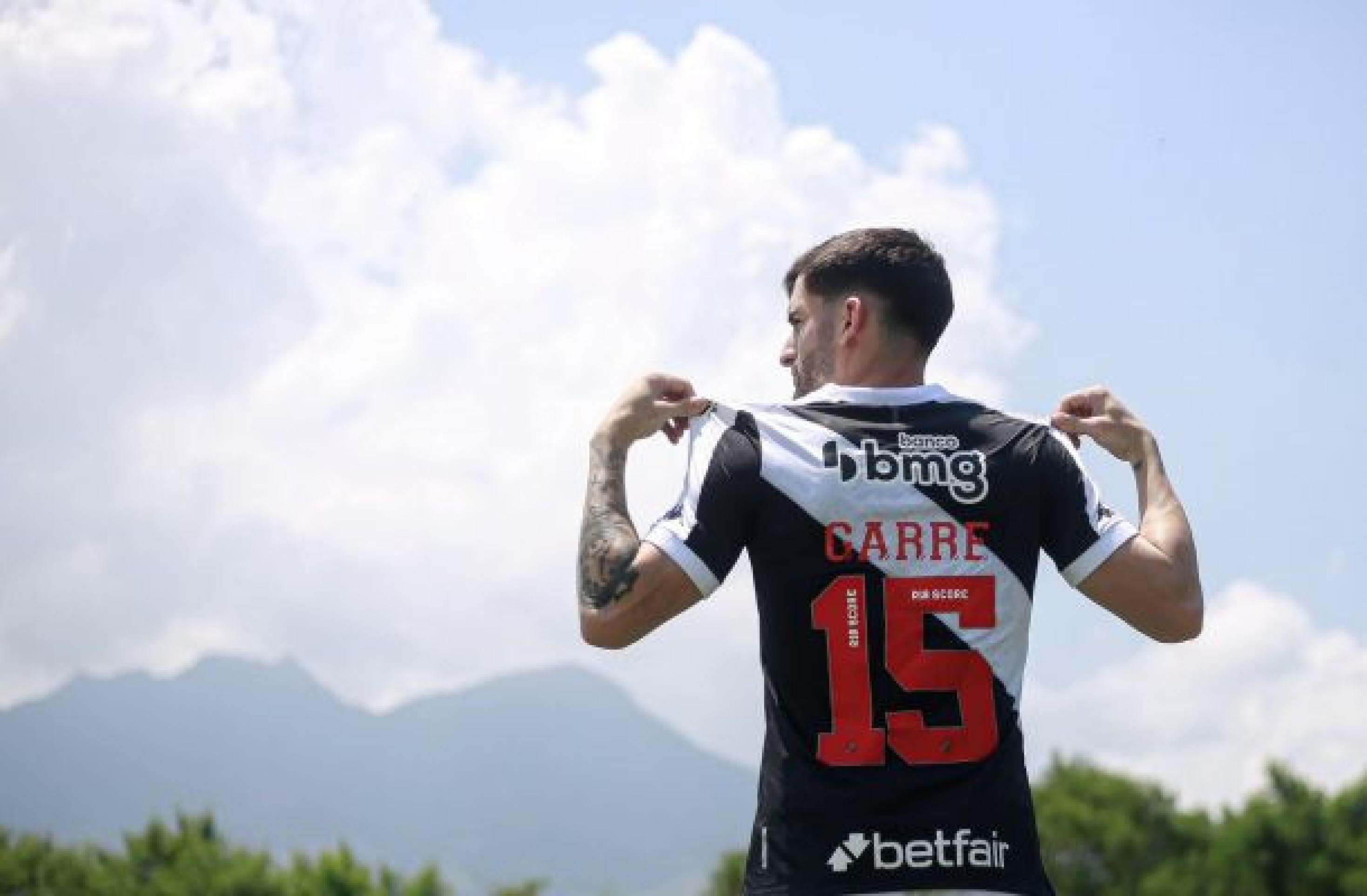 Garré surge no BID e fica próximo de estreia pelo Vasco