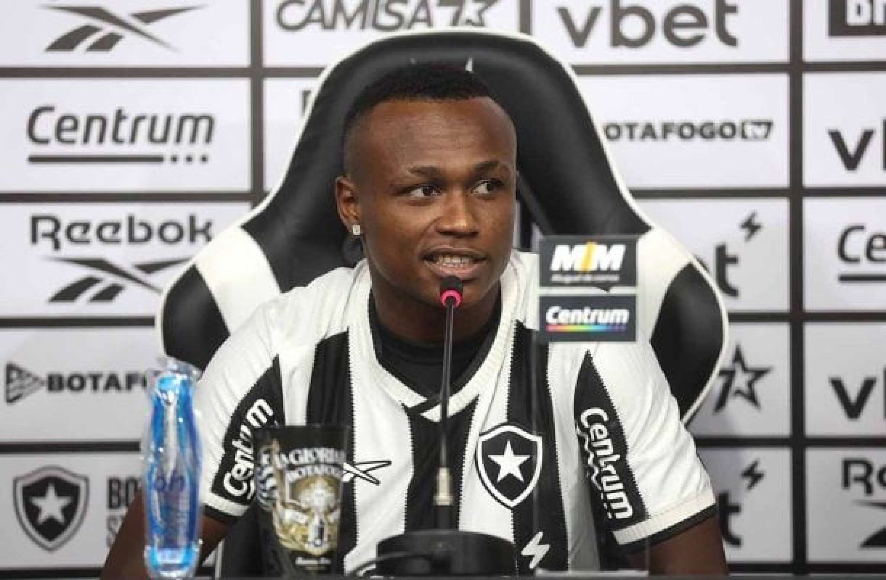 Apresentado no Botafogo, Nathan Fernandes não confirma presença na final da Recopa